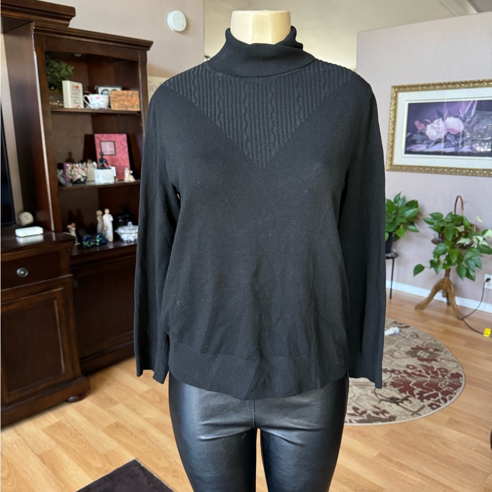 Select + Trend black long sleeve turtleneck sweater-size M